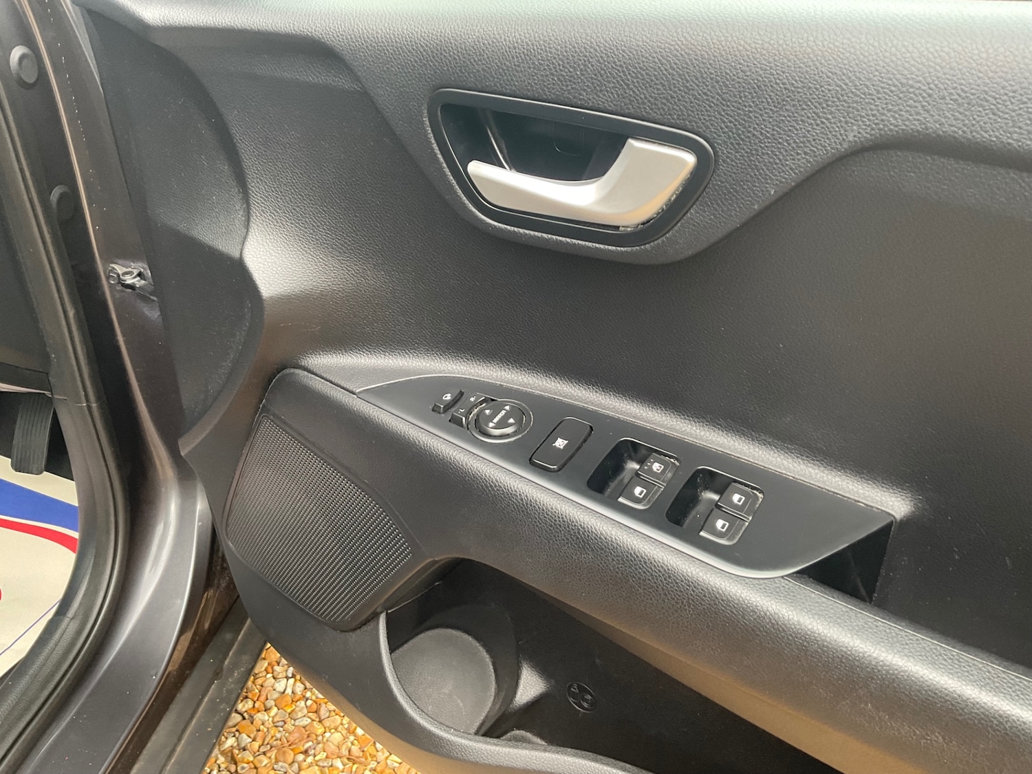 Used Kia Stonic 2018 for sale - 76505046: Photo 13