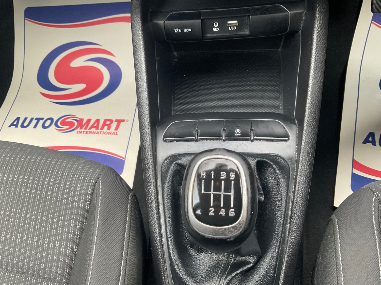 Used Kia Stonic 2018 for sale - 76505046: Photo 15