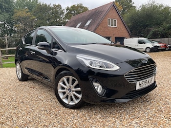 2019 (19) - 1.0 EcoBoost Titanium 5dr Auto