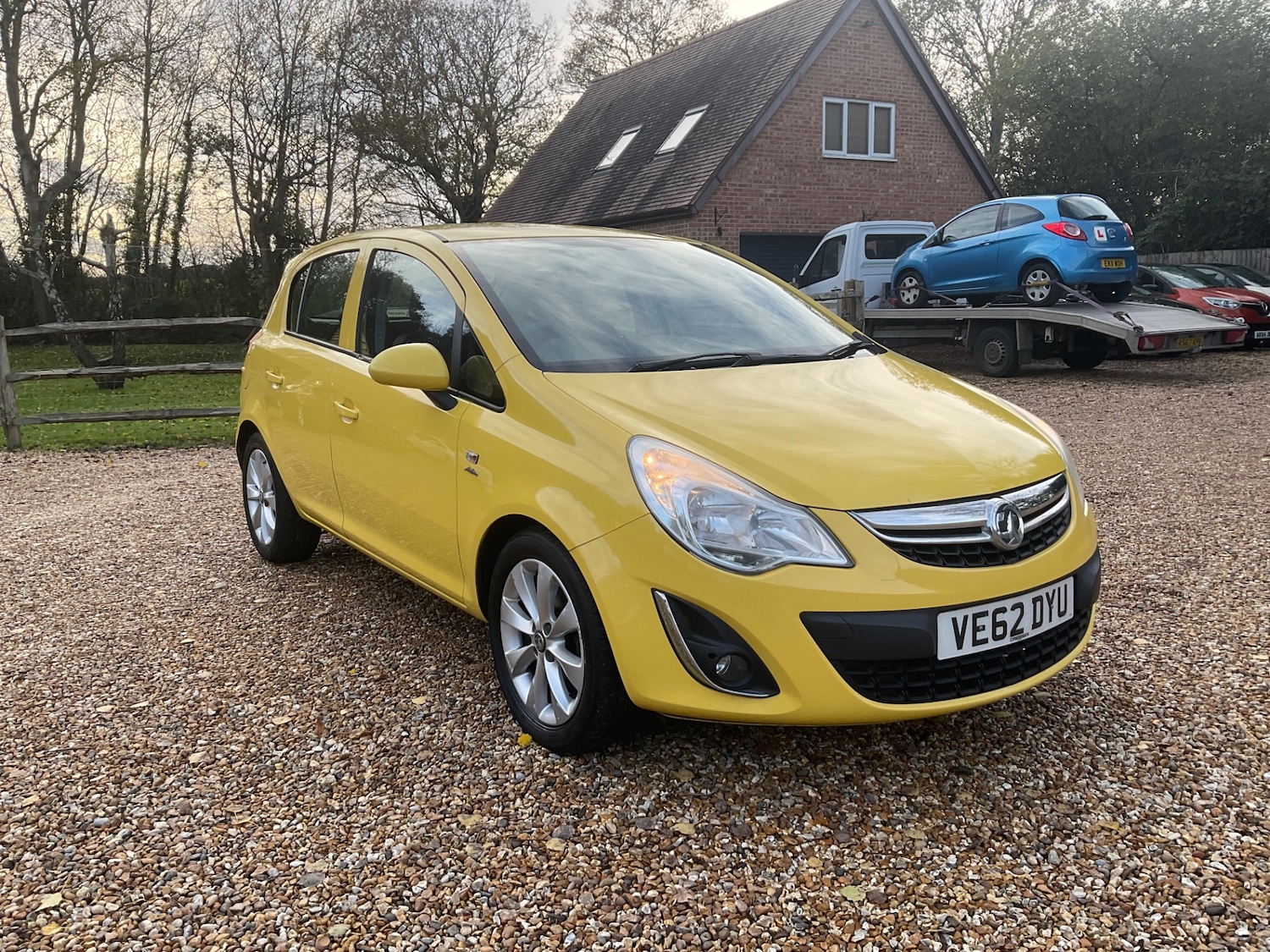Used Vauxhall Corsa 2012 for sale - 76739001: Photo 2