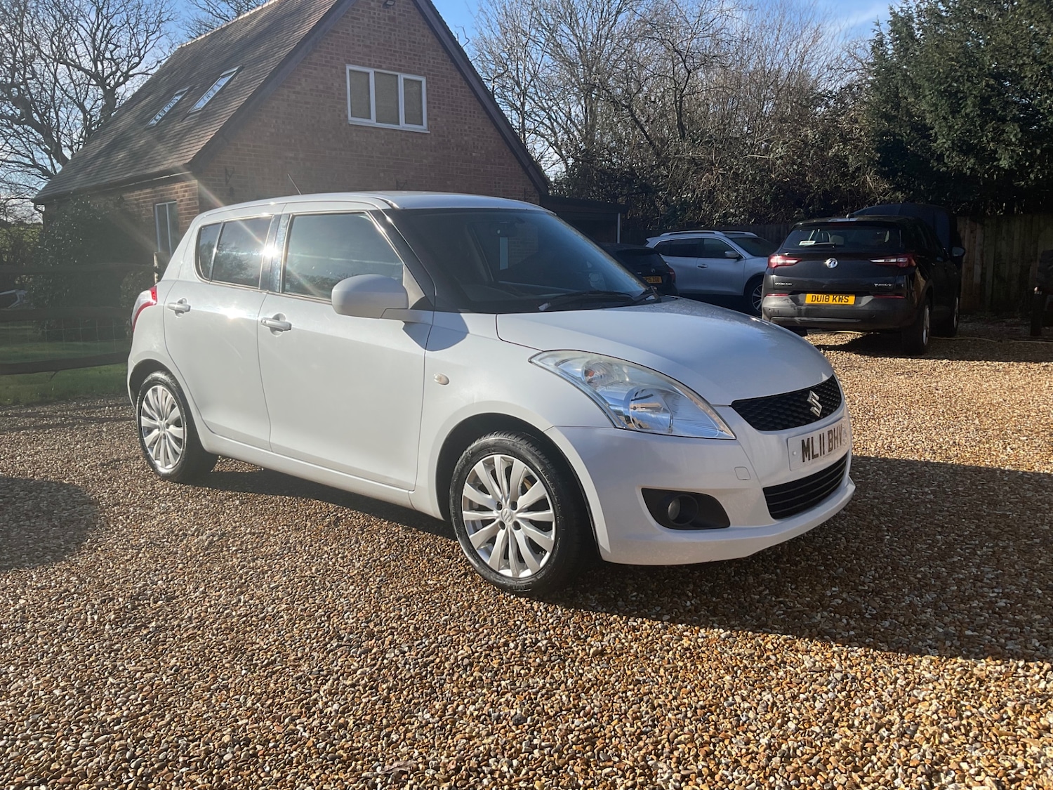 Used Suzuki Swift 2011 for sale - 77350432: Photo 2