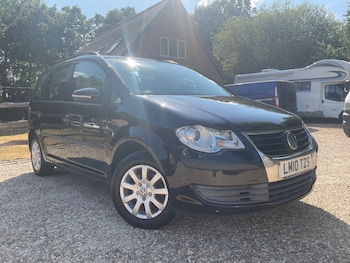 Used Volkswagen Touran 2010 for sale - 79527997: Photo