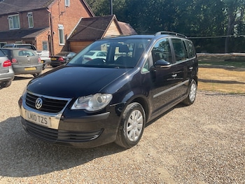 Used Volkswagen Touran 2010 for sale - 79527997: Photo