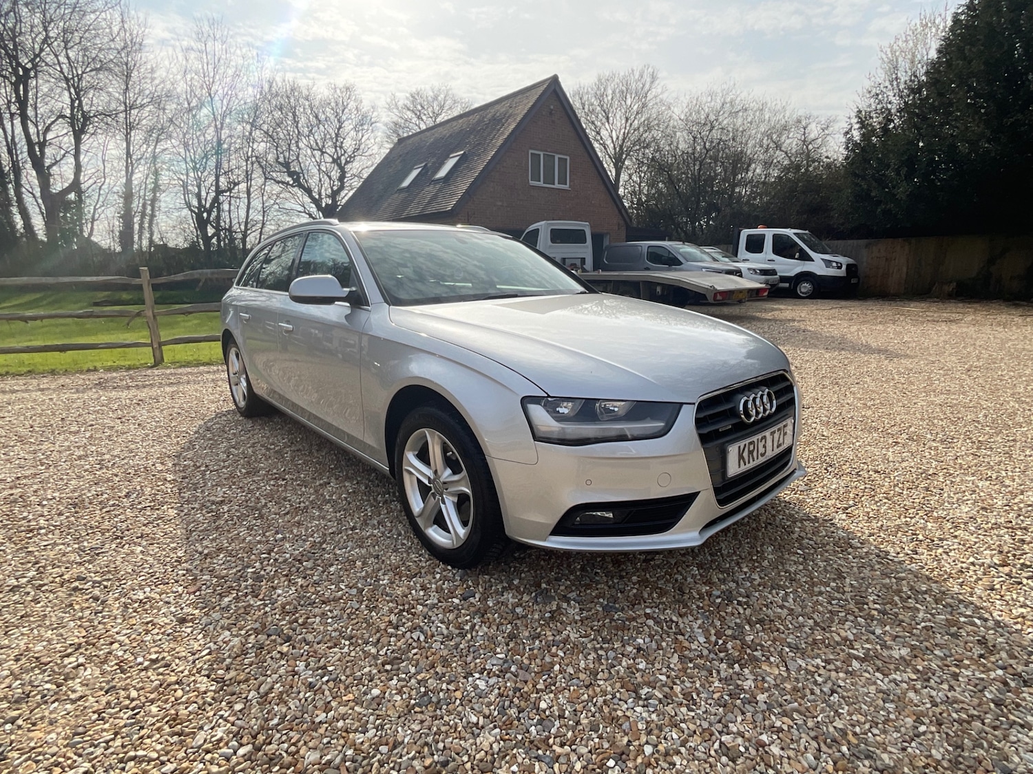 Used Audi A4 2013 for sale - 77964725: Photo 2