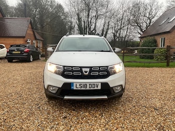 Used Dacia Sandero Stepway 2018 for sale - 76982836: Photo