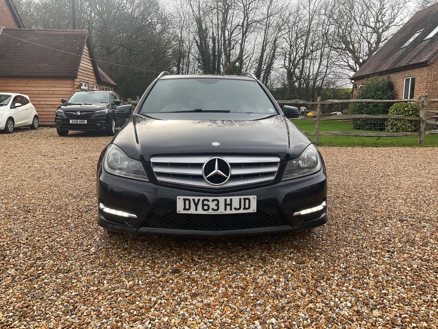 Used Mercedes-Benz C Class 2013 for sale - 77168404: Photo 2