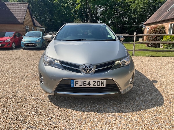 Used Toyota Auris 2014 for sale - 74634421: Photo 2