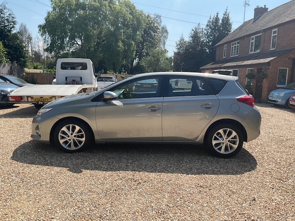 Used Toyota Auris 2014 for sale - 74634421: Photo 9