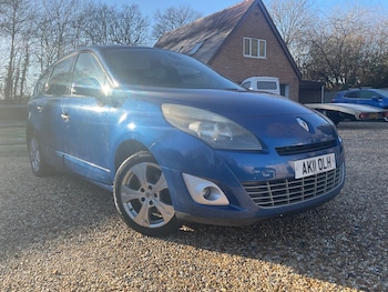 2011 (11) - 1.9 dCi Dynamique TomTom 5dr