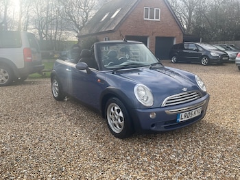 Used MINI Convertible 2005 for sale - 77530398: Photo
