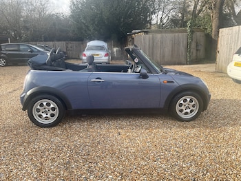 Used MINI Convertible 2005 for sale - 77530398: Photo
