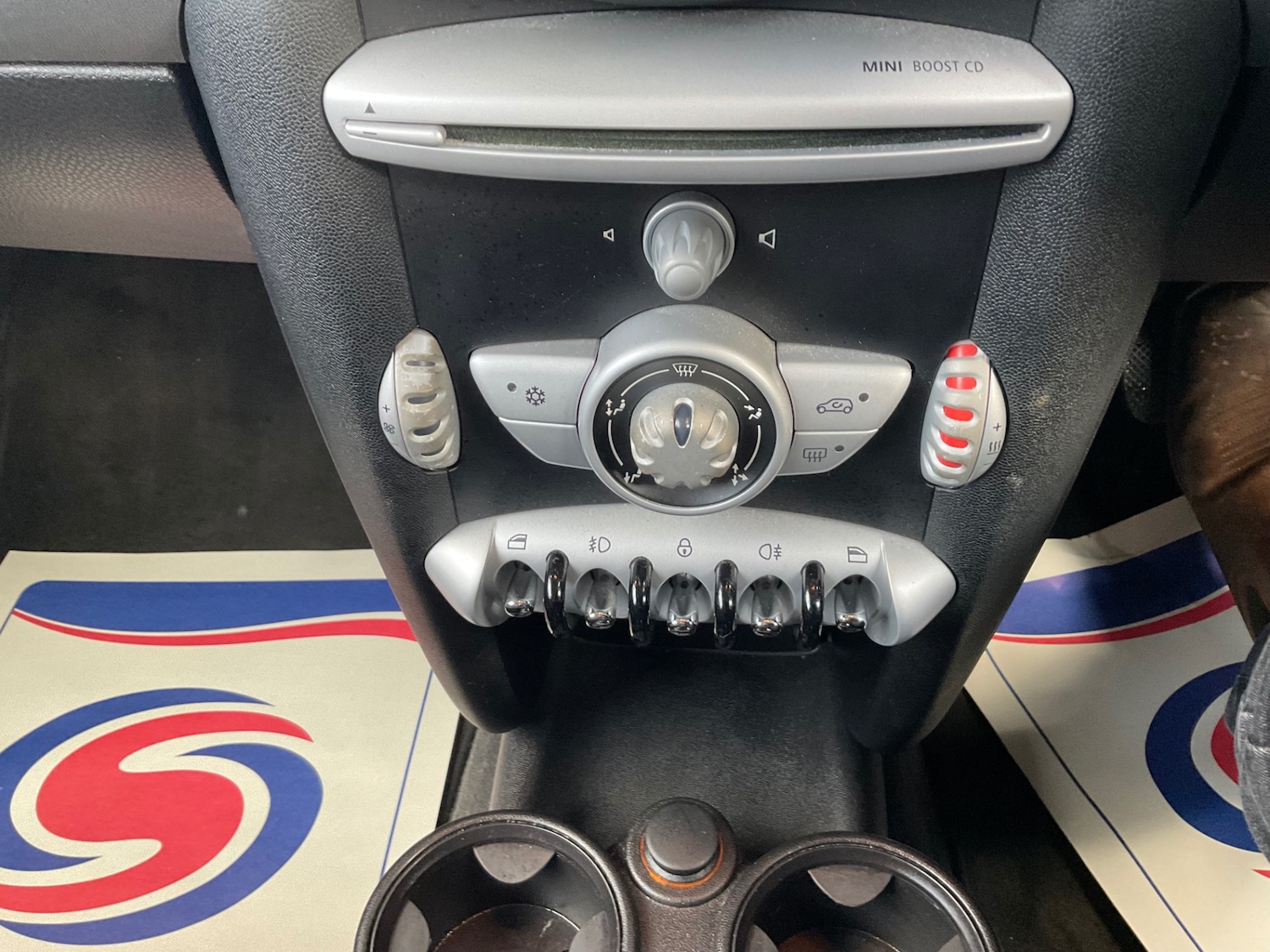 Used MINI Hatch 2009 for sale - 76830237: Photo 20