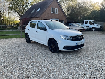 Used Dacia Sandero 2017 for sale - 78371649: Photo