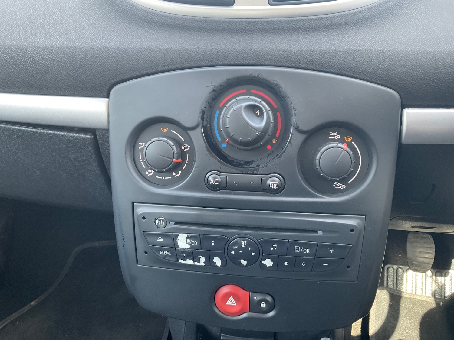 Used Renault Clio 2010 for sale - 78163180: Photo 13