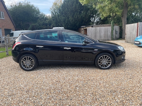Used Chrysler Delta 2011 for sale - 76194541: Photo 4