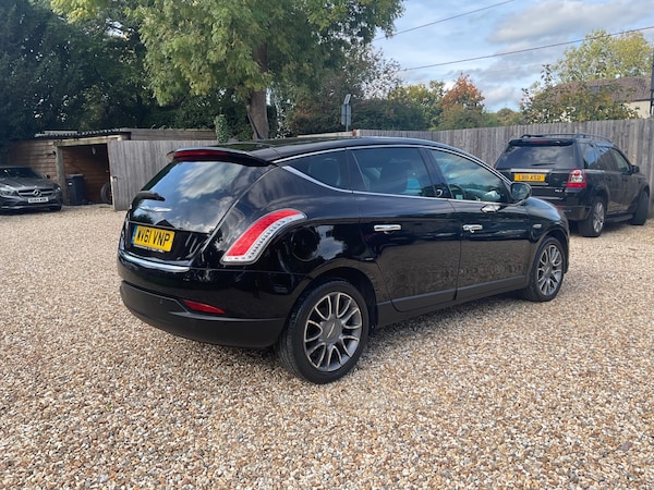 Used Chrysler Delta 2011 for sale - 76194541: Photo 5