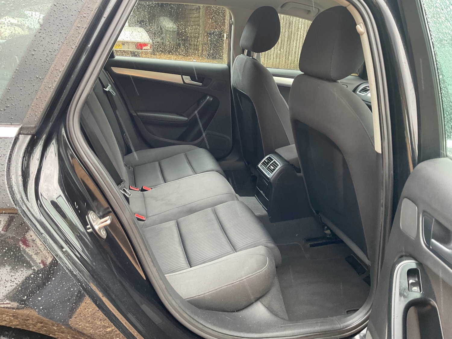 Used Audi A4 2010 for sale - 76426292: Photo 11