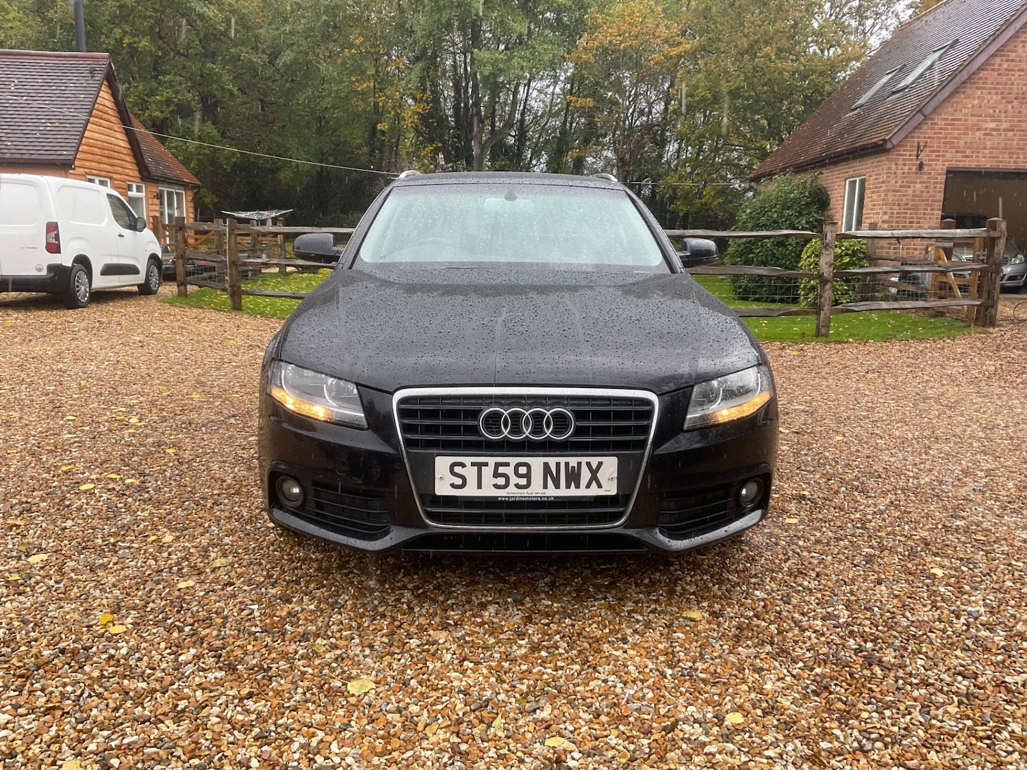 Used Audi A4 2010 for sale - 76426292: Photo 2