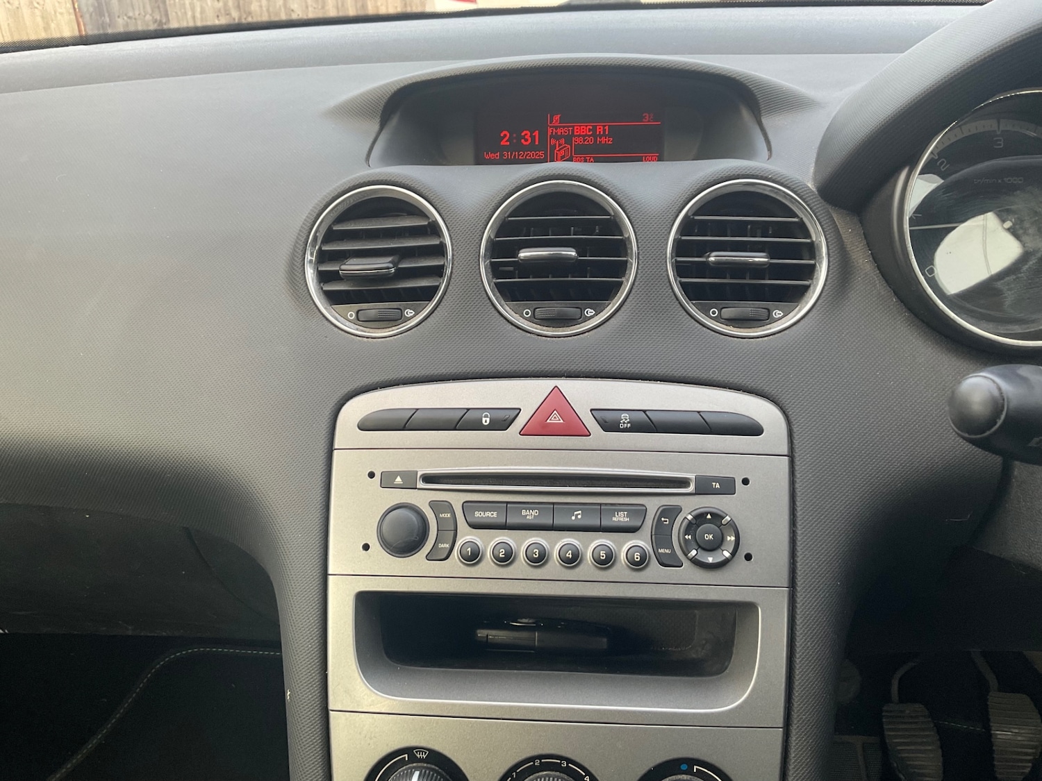 Used Peugeot 308 2013 for sale - 77078075: Photo 15