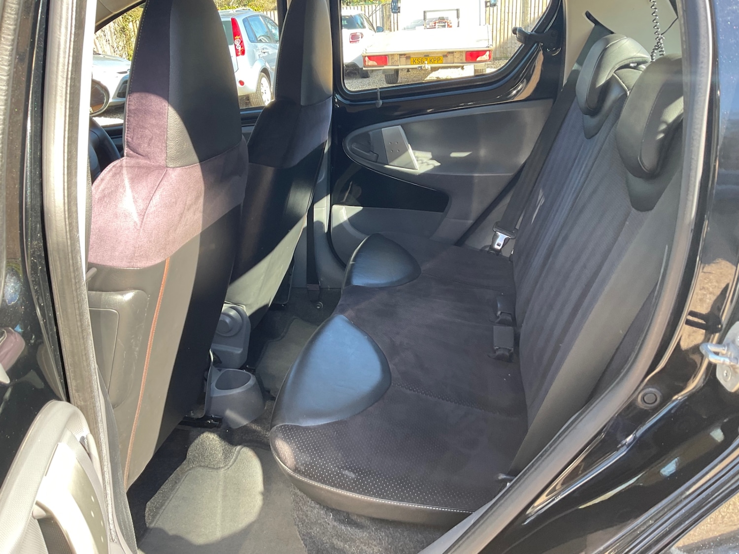 Used Toyota AYGO 2010 for sale - 77932893: Photo 11