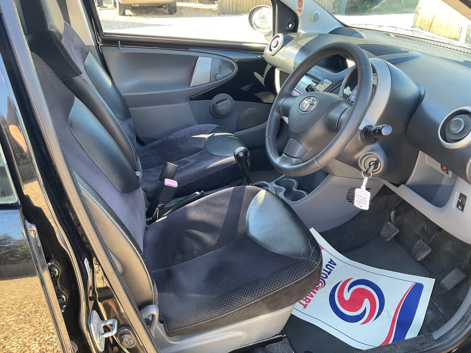 Used Toyota AYGO 2010 for sale - 77932893: Photo 13