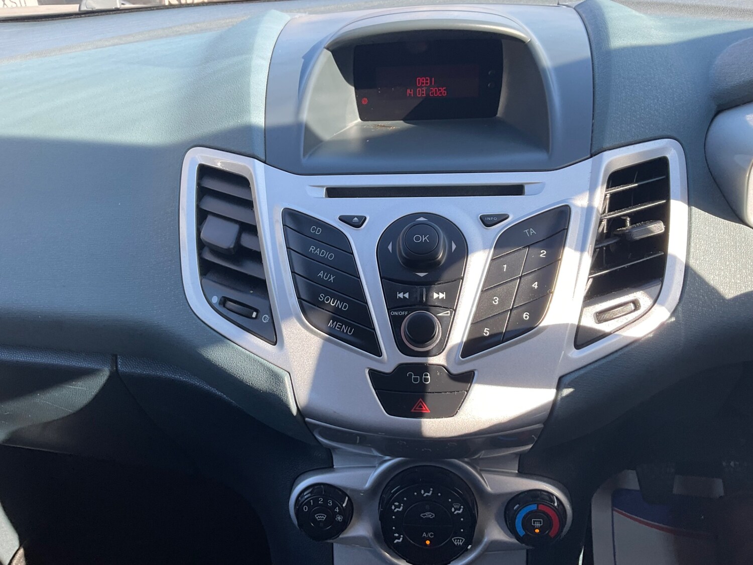 Used Ford Fiesta 2010 for sale - 77888272: Photo 24