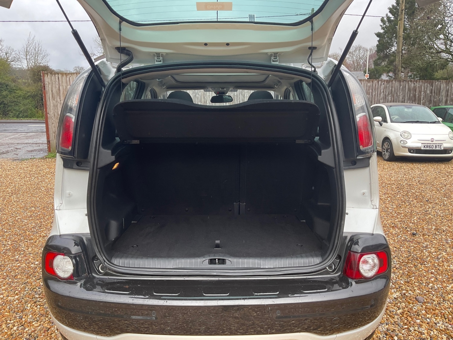 Used Citroen C3 Picasso 2016 for sale - 77543680: Photo 12