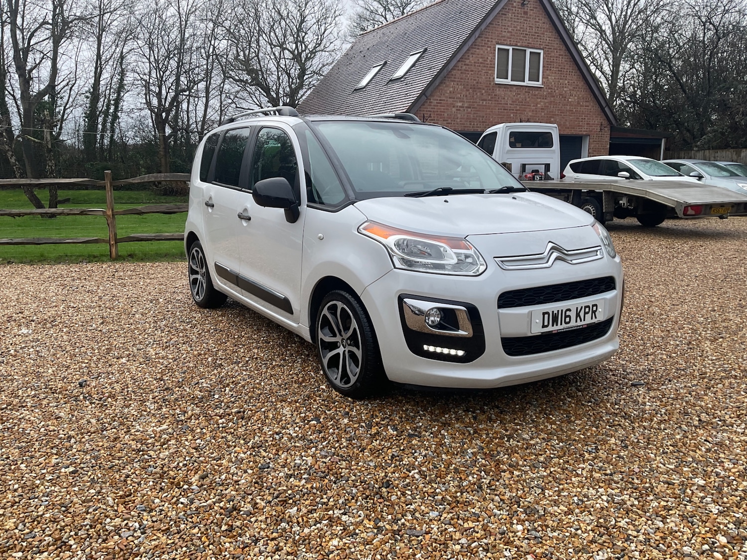 Used Citroen C3 Picasso 2016 for sale - 77543680: Photo 4