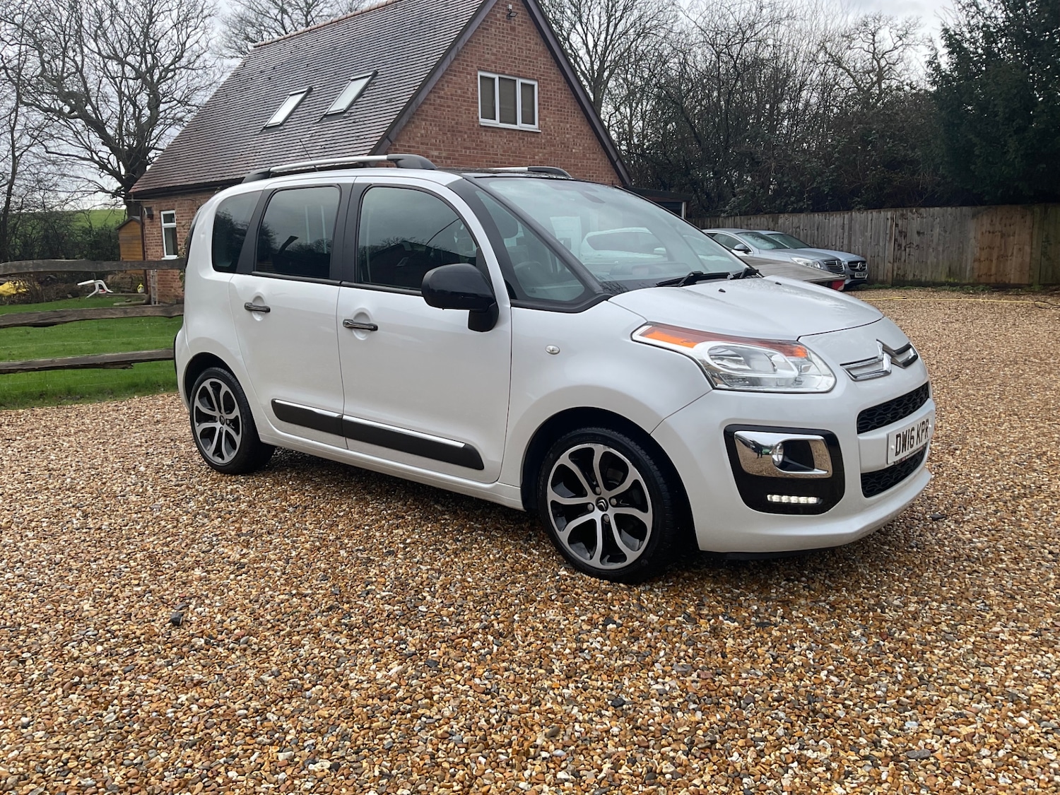 Used Citroen C3 Picasso 2016 for sale - 77543680: Photo 6