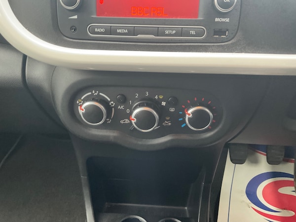Used Renault Twingo 2015 for sale - 76230943: Photo 14