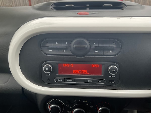 Used Renault Twingo 2015 for sale - 76230943: Photo 15