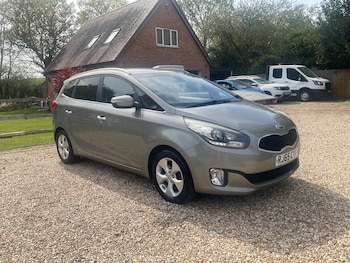 Used Kia Carens 2015 for sale - 78343699: Photo