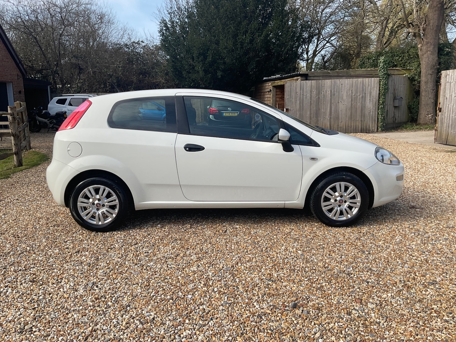 Used Fiat Punto 2015 for sale - 77730221: Photo 4