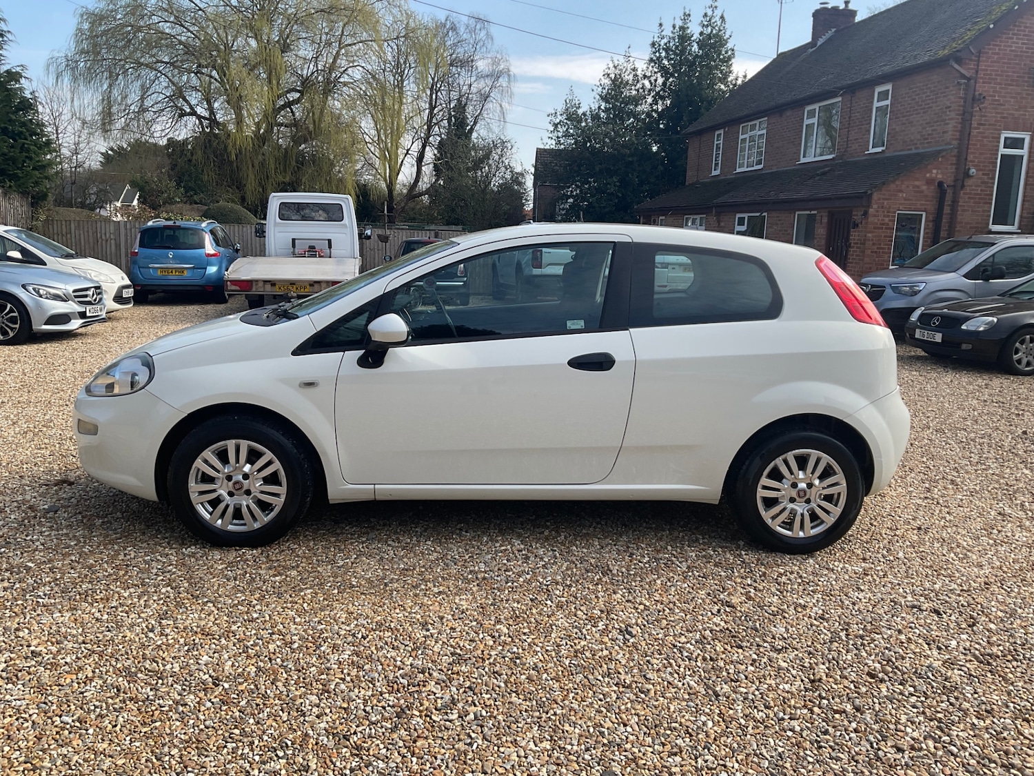 Used Fiat Punto 2015 for sale - 77730221: Photo 8