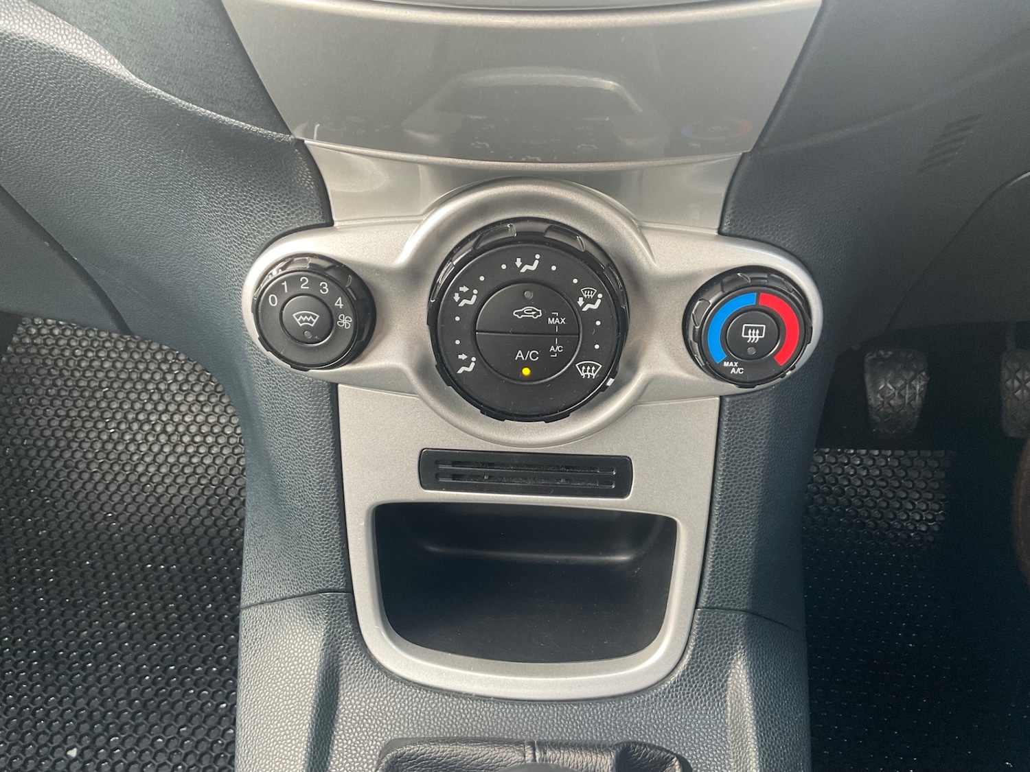 Used Ford Fiesta 2012 for sale - 77221063: Photo 17