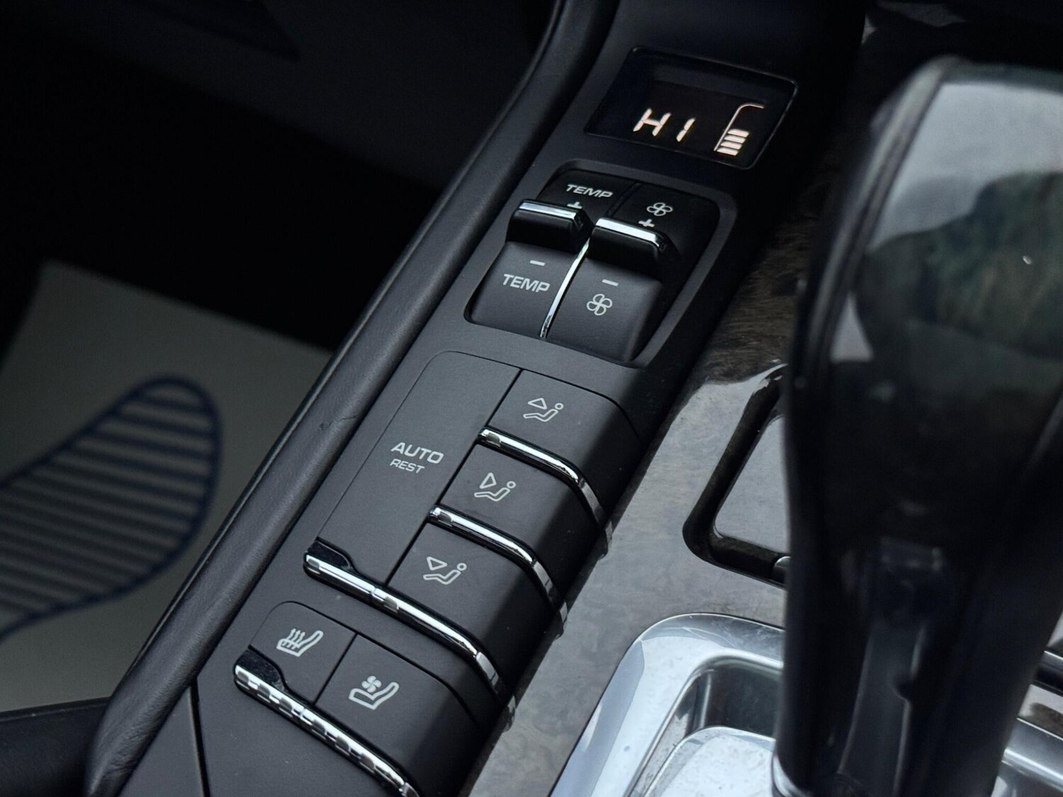 Used Porsche Cayenne 2010 for sale - 76714353: Photo 38