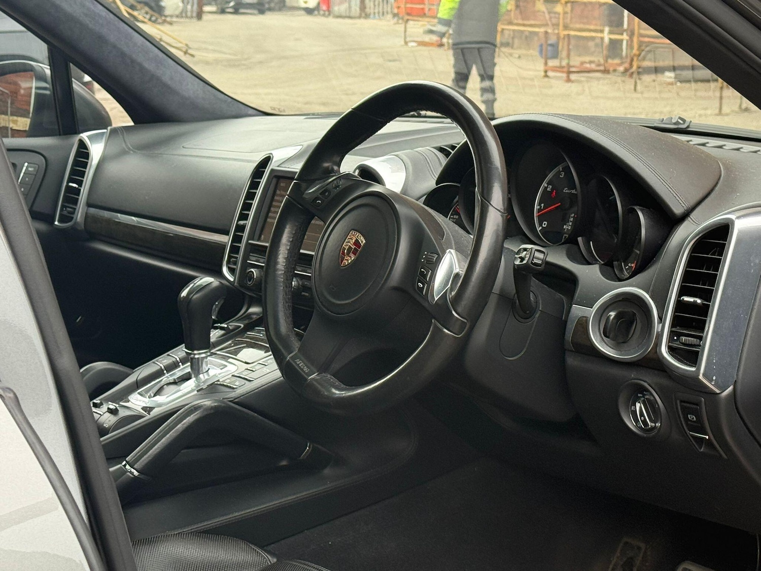 Used Porsche Cayenne 2010 for sale - 76714353: Photo 4