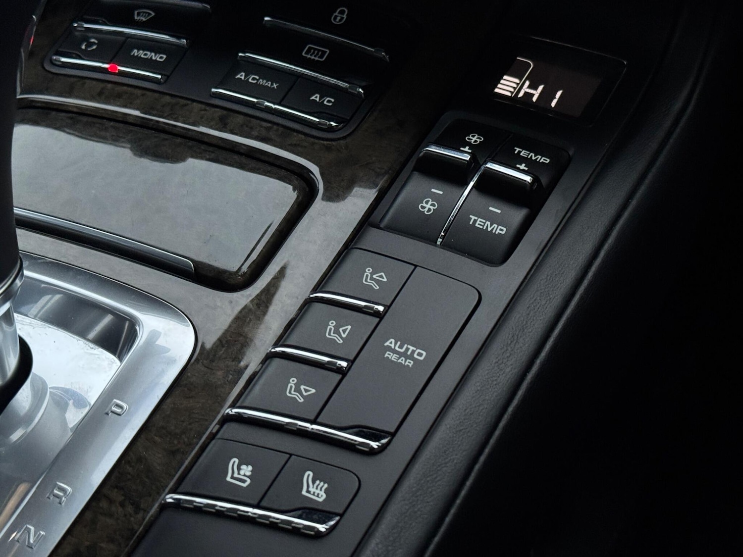 Used Porsche Cayenne 2010 for sale - 76714353: Photo 40