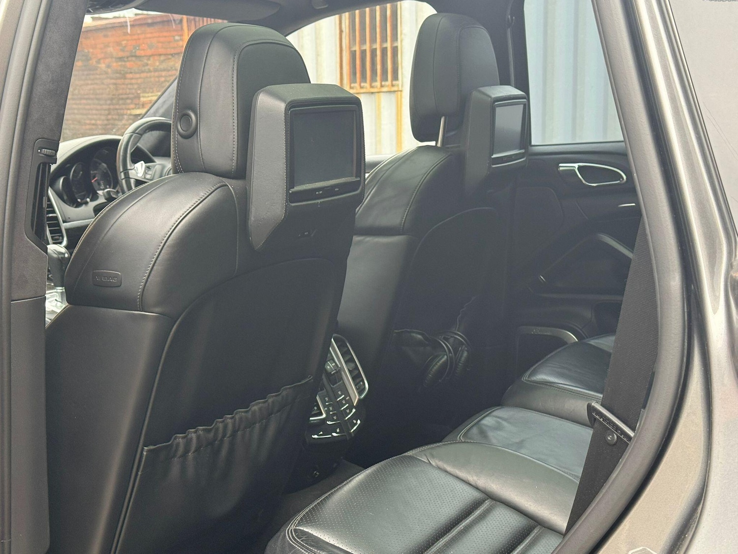 Used Porsche Cayenne 2010 for sale - 76714353: Photo 5