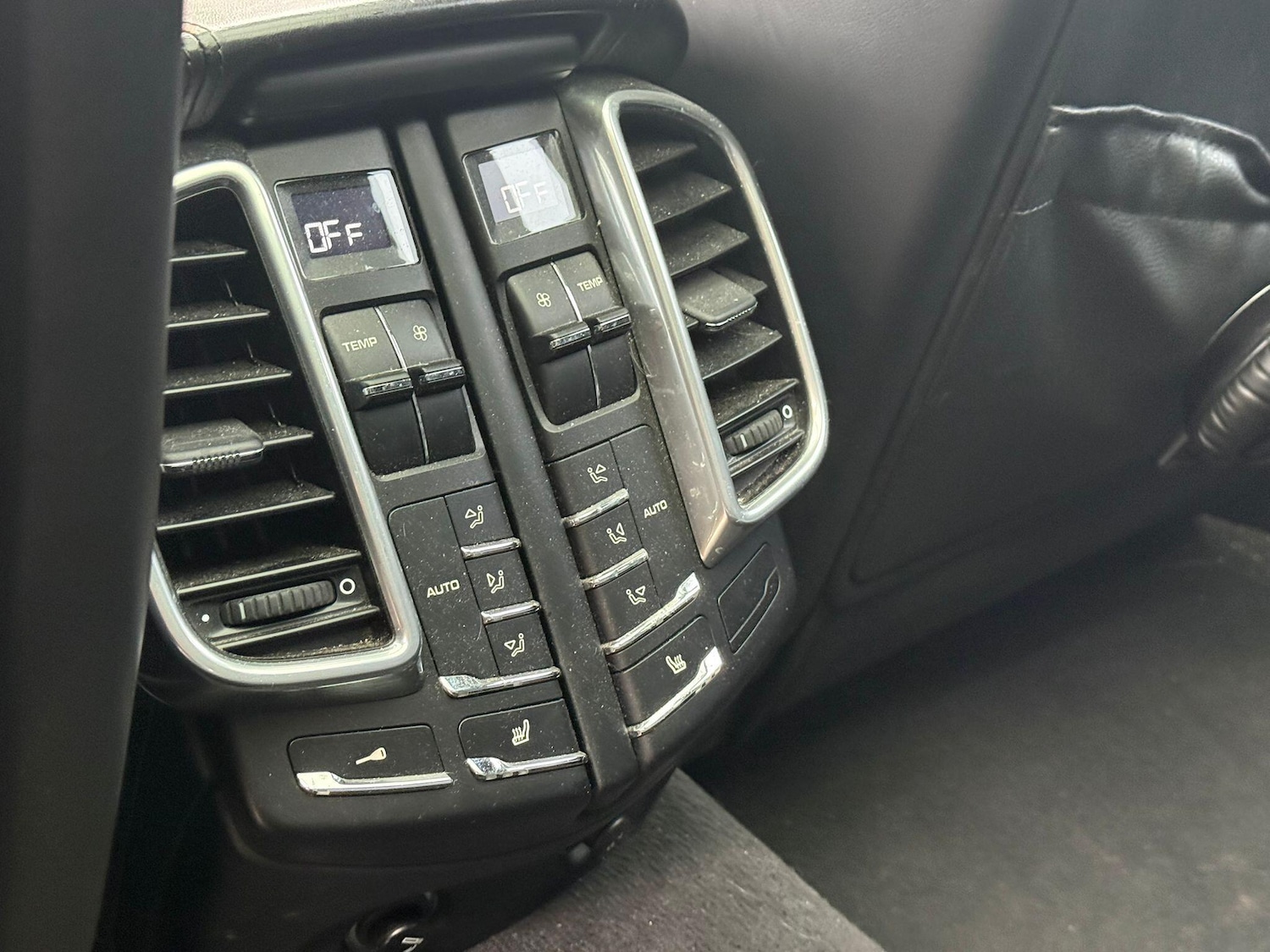 Used Porsche Cayenne 2010 for sale - 76714353: Photo 6