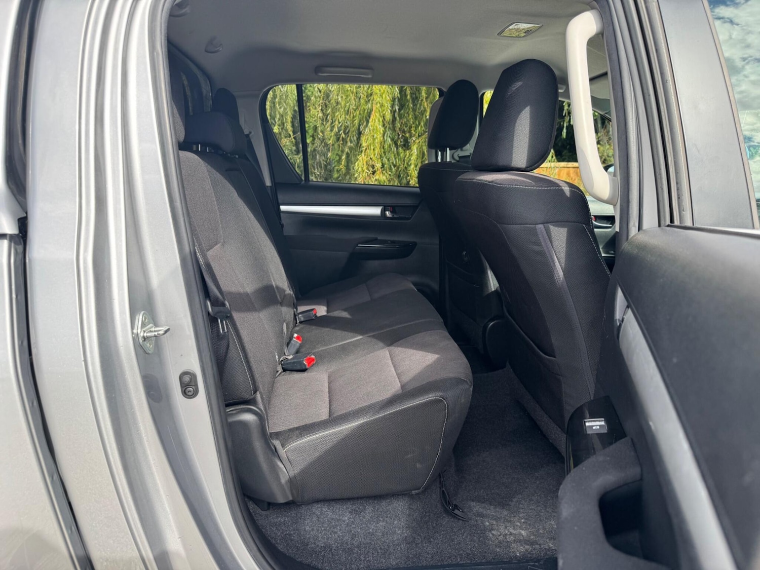 Used Toyota Hilux 2018 for sale - 76992813: Photo 21