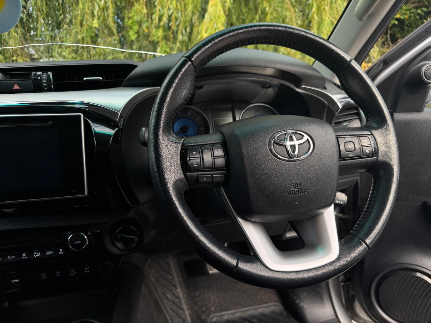 Used Toyota Hilux 2018 for sale - 76992813: Photo 29