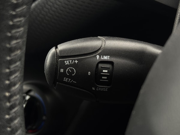 Used Peugeot 208 2017 for sale - 75494291: Photo 2