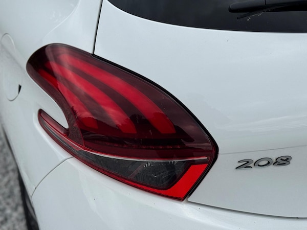 Used Peugeot 208 2017 for sale - 75494291: Photo 42