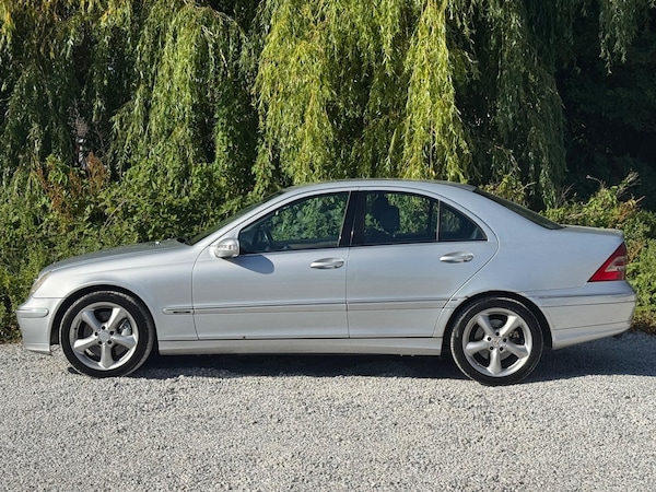 Used Mercedes-Benz C Class 2005 for sale - 75258410: Photo 11