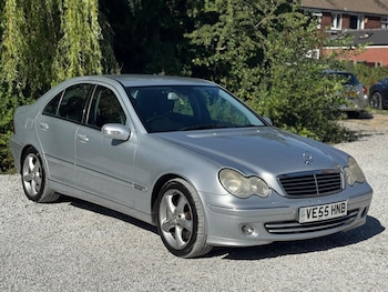 Used Mercedes-Benz C-Class 2005 for sale - 75258410: Photo
