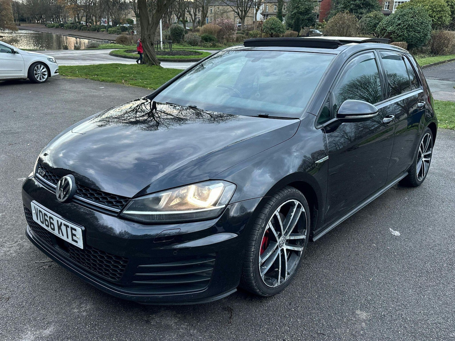 Used Volkswagen Golf 2016 for sale - 76849694: Photo 2