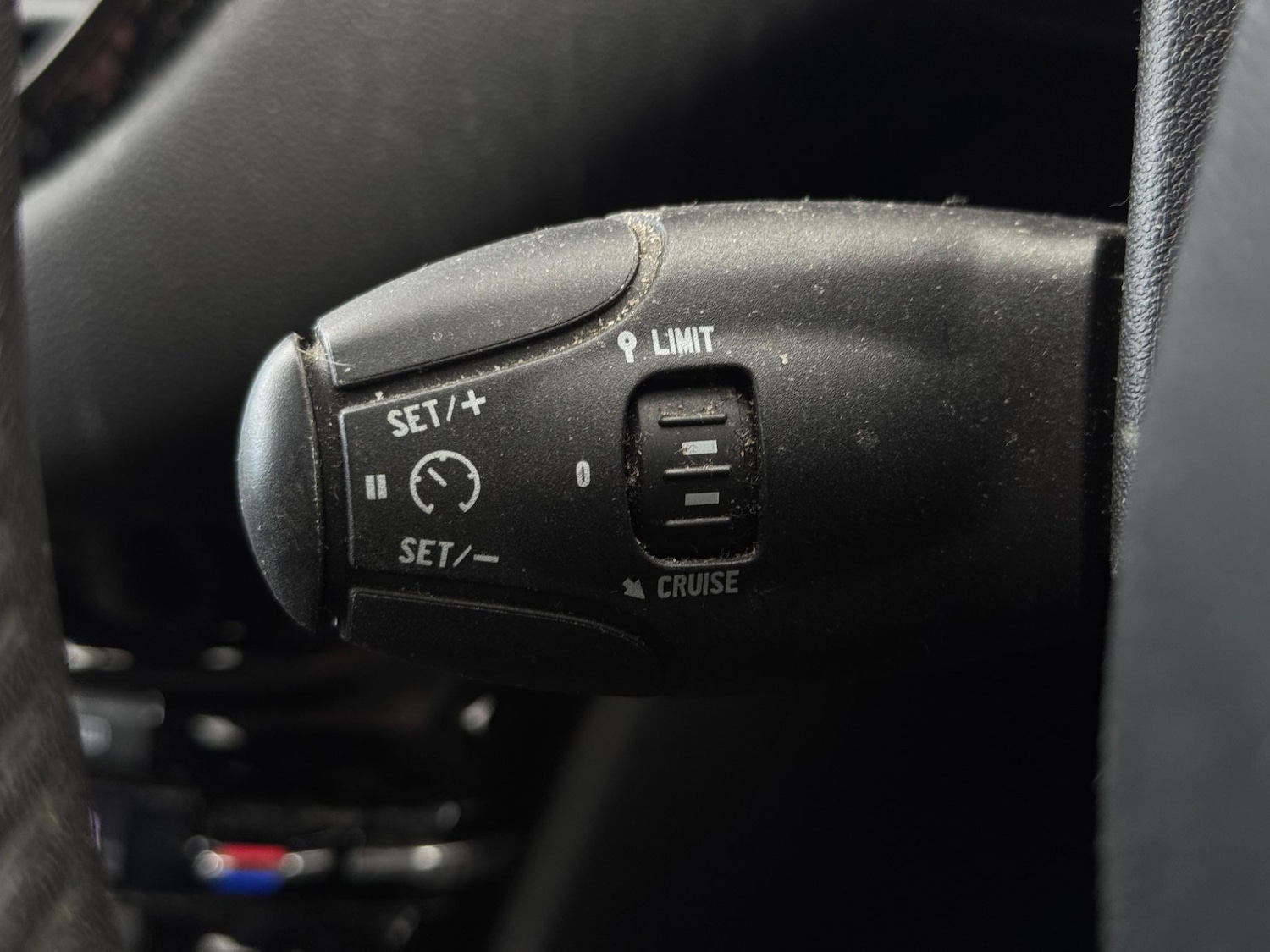 Used Peugeot 208 for sale - 76994227: Photo 2