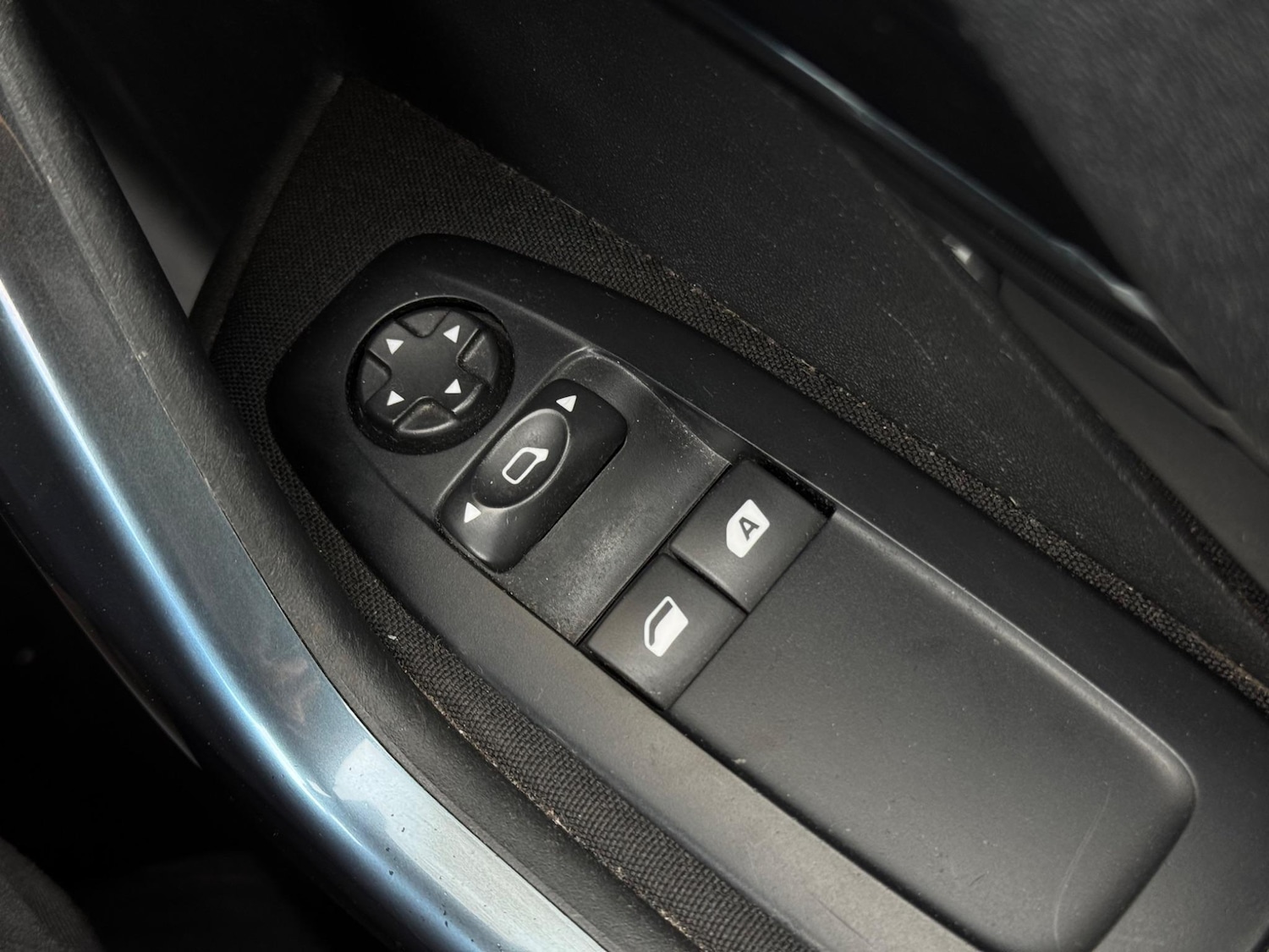 Used Peugeot 208 for sale - 76994227: Photo 30