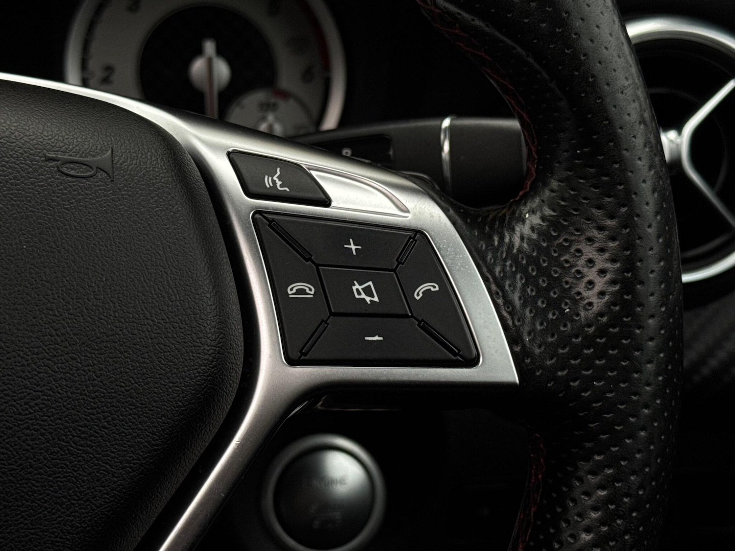 Used Mercedes-Benz A-Class 2015 for sale - 76992223: Photo 34